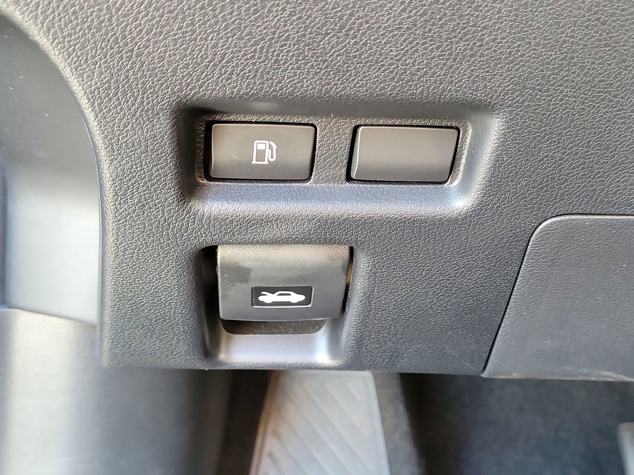 Used 2021 Lexus UX 200 image 27