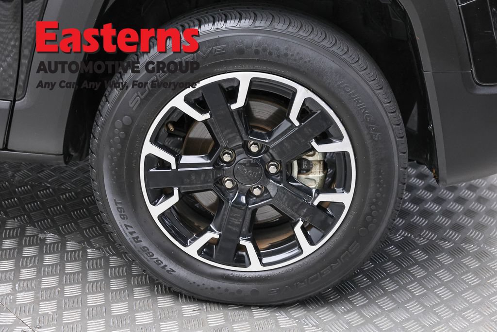 Used 2023 Jeep Renegade Latitude AWD/4WD image 32