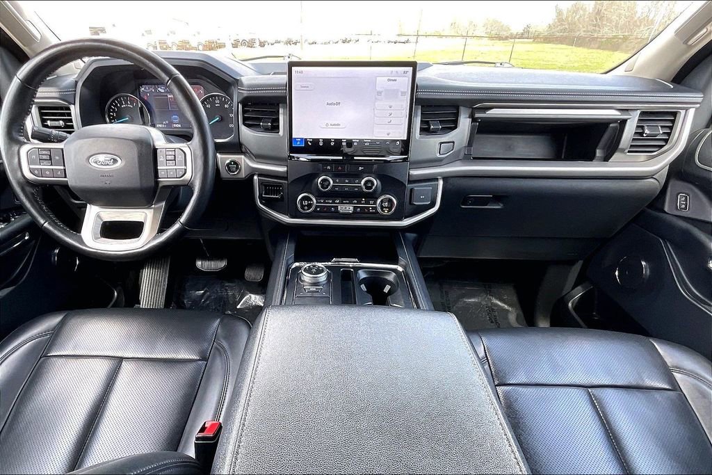 Used 2024 Ford Expedition XLT RWD image 7