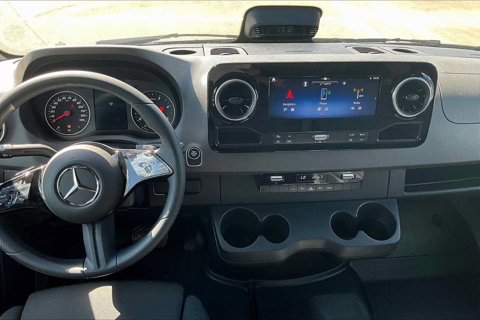 Used 2025 Mercedes-Benz Sprinter 2500 image 7