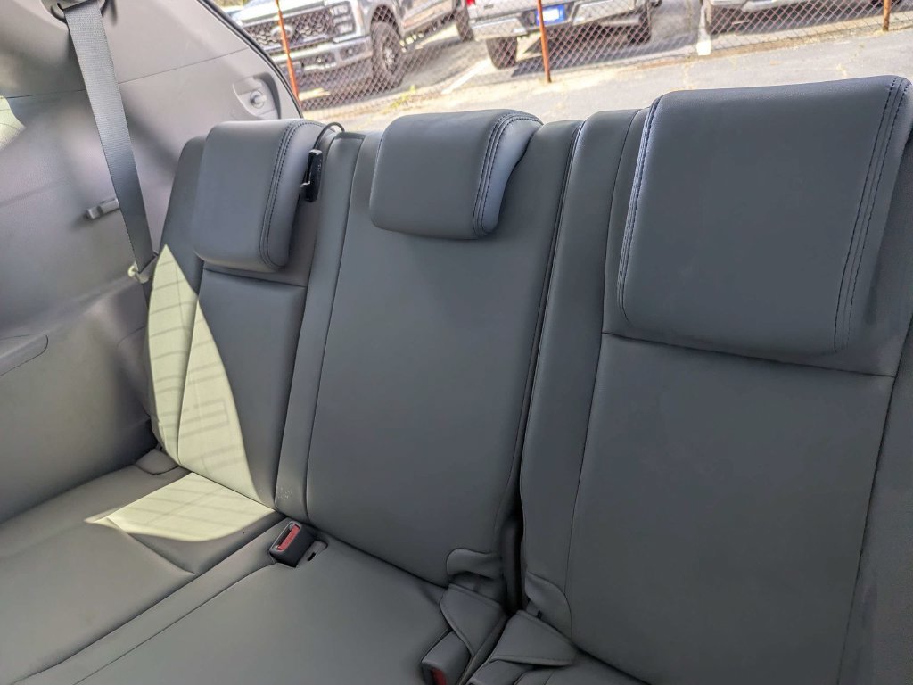 Used 2014 Toyota Highlander XLE AWD/4WD image 16