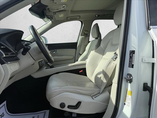 Used 2020 Volvo XC90 T5 Momentum w/ Protection Package Premier image 10