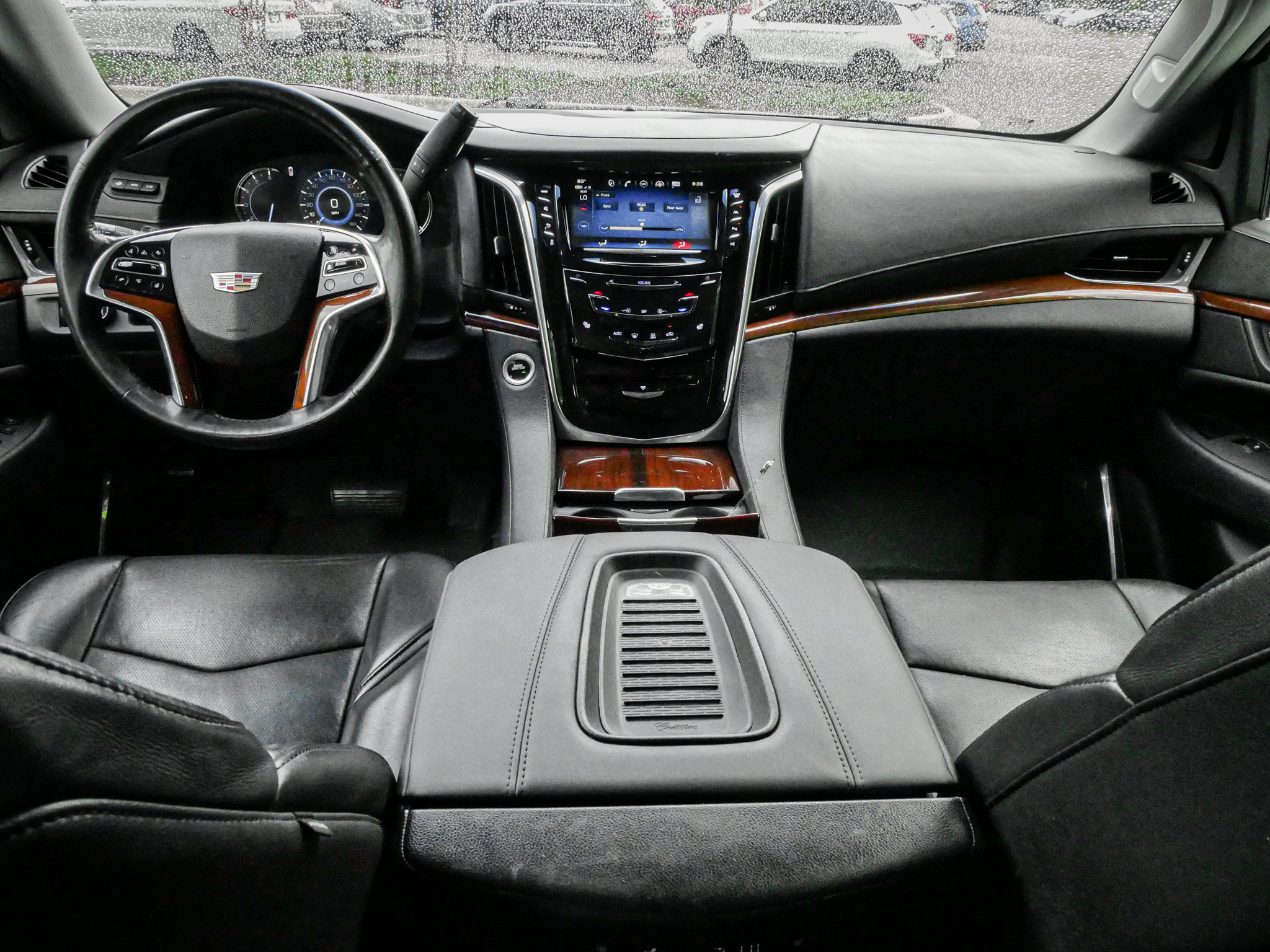 Used 2018 Cadillac Escalade ESV Luxury RWD image 30