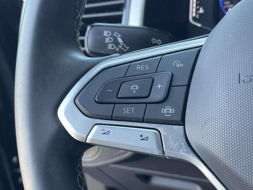 Certified 2022 Volkswagen Atlas Cross Sport SE FWD image 21