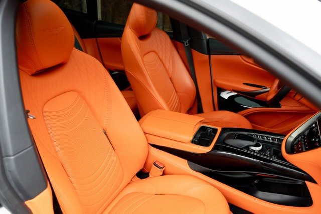 Used 2022 Aston Martin DBX image 25