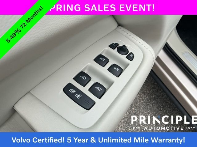 Certified 2024 Volvo XC60 B5 Plus image 29
