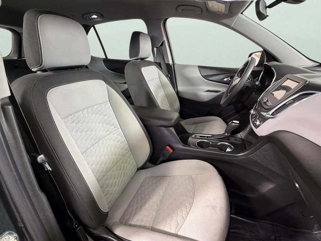 Used 2019 Chevrolet Equinox LS FWD image 32