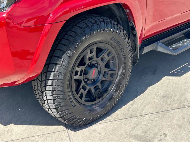 Certified 2021 Toyota 4Runner SR5 Premium w/ Moonroof Package AWD/4WD image 9