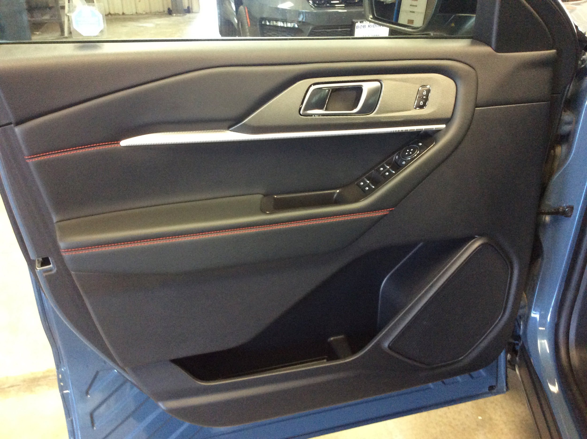 Used 2025 Ford Explorer ST-Line AWD/4WD image 13