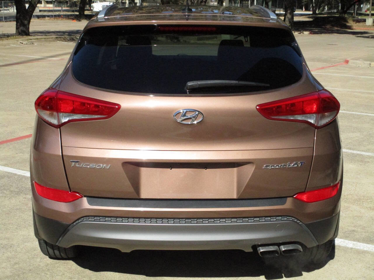 Used 2016 Hyundai Tucson Sport image 6