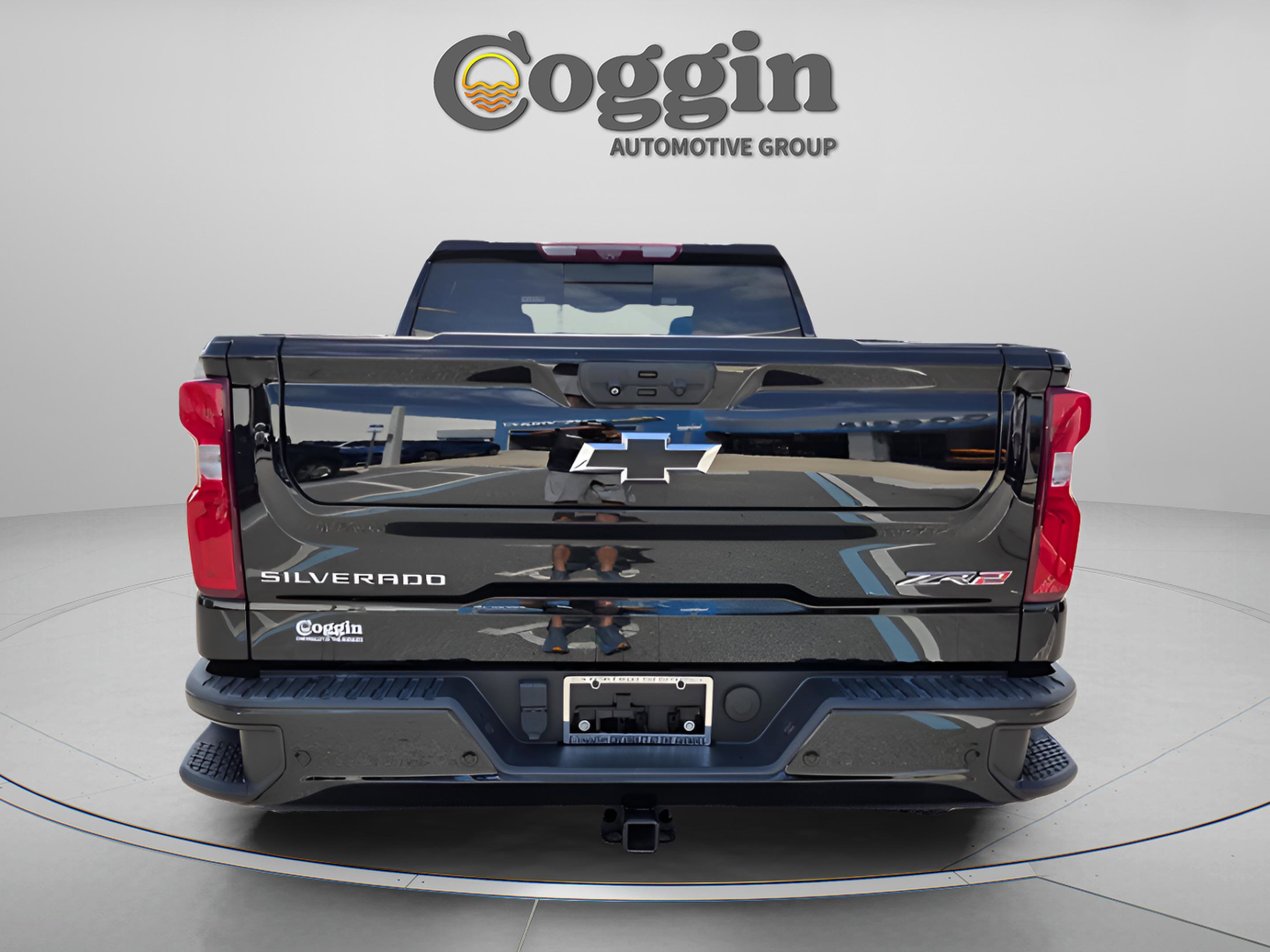 Used 2022 Chevrolet Silverado 1500 ZR2 w/ Technology Package AWD/4WD image 4