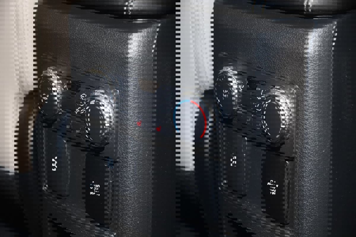 Used 2021 Ford Explorer Limited w/ Equipment Group 301A image 16