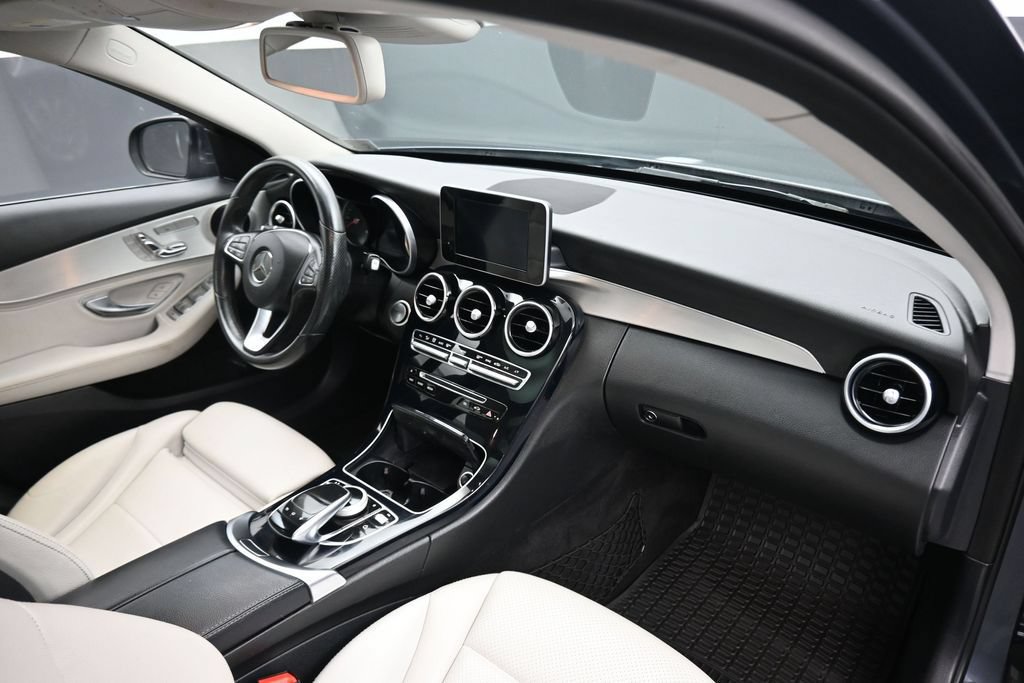 Used 2016 Mercedes-Benz C 300 4MATIC Sedan image 43