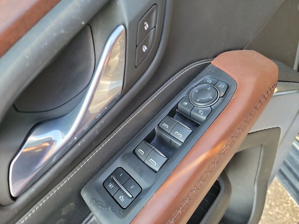 Used 2023 GMC Yukon XL Denali Ultimate image 8