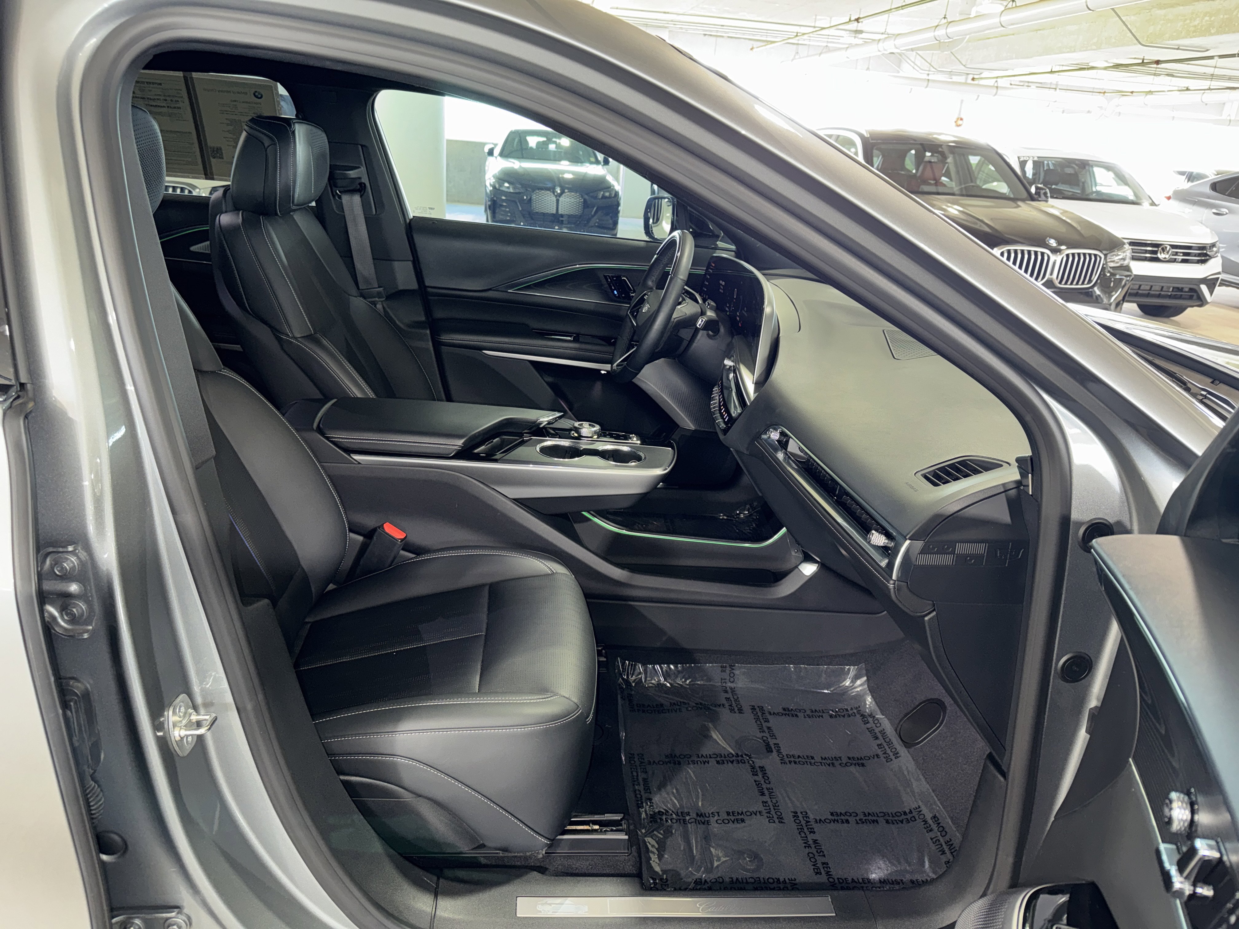 Used 2024 Cadillac Lyriq Sport image 12