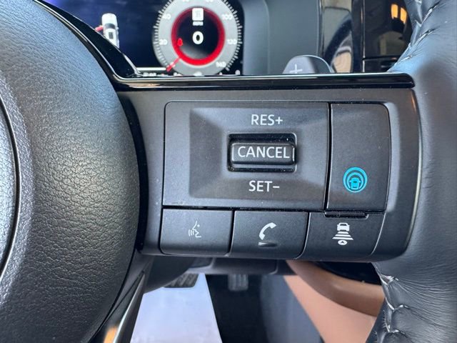 Used 2024 Nissan Pathfinder Platinum w/ Cargo Package image 16