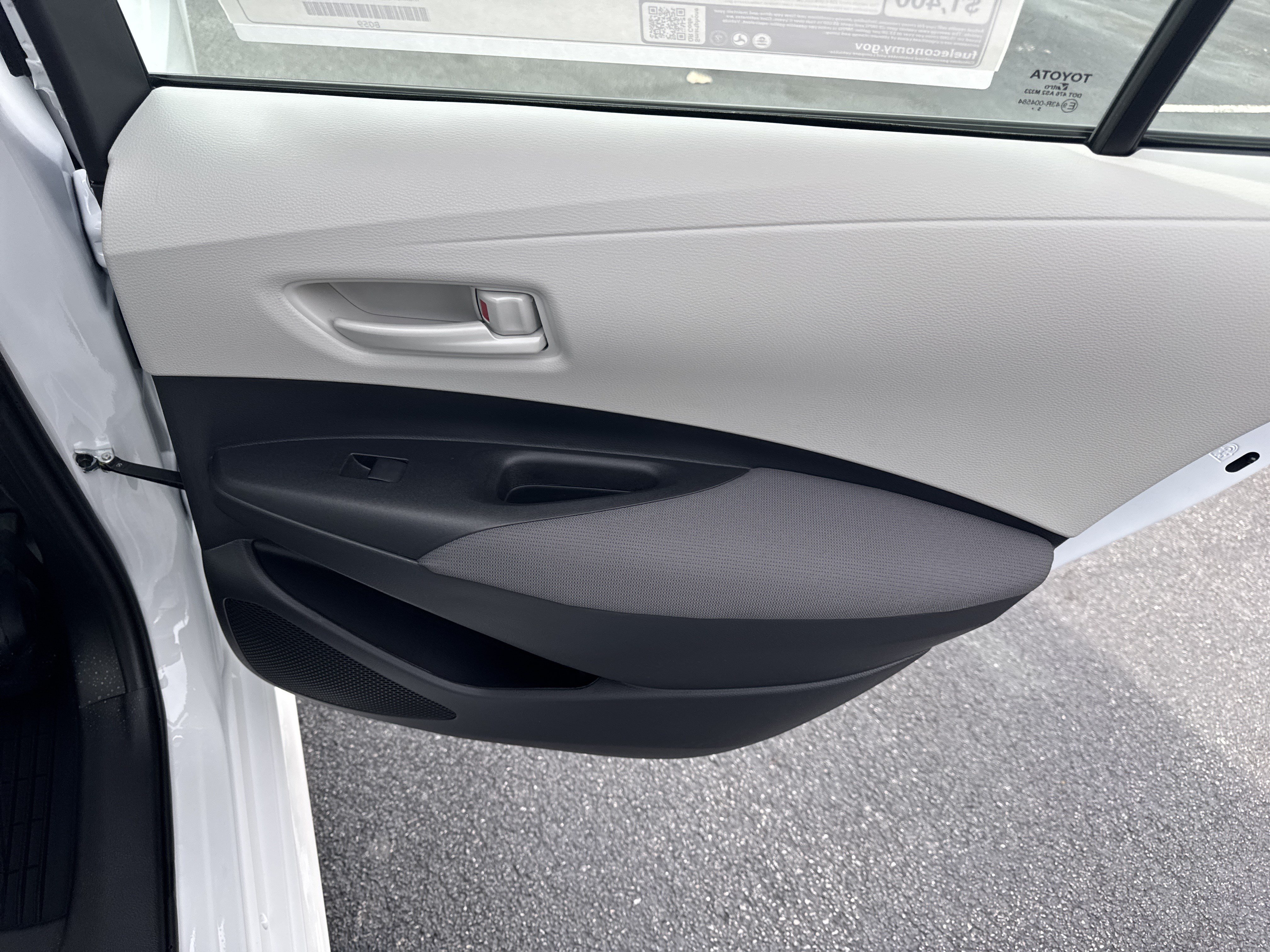 New 2026 Toyota Corolla LE FWD image 32