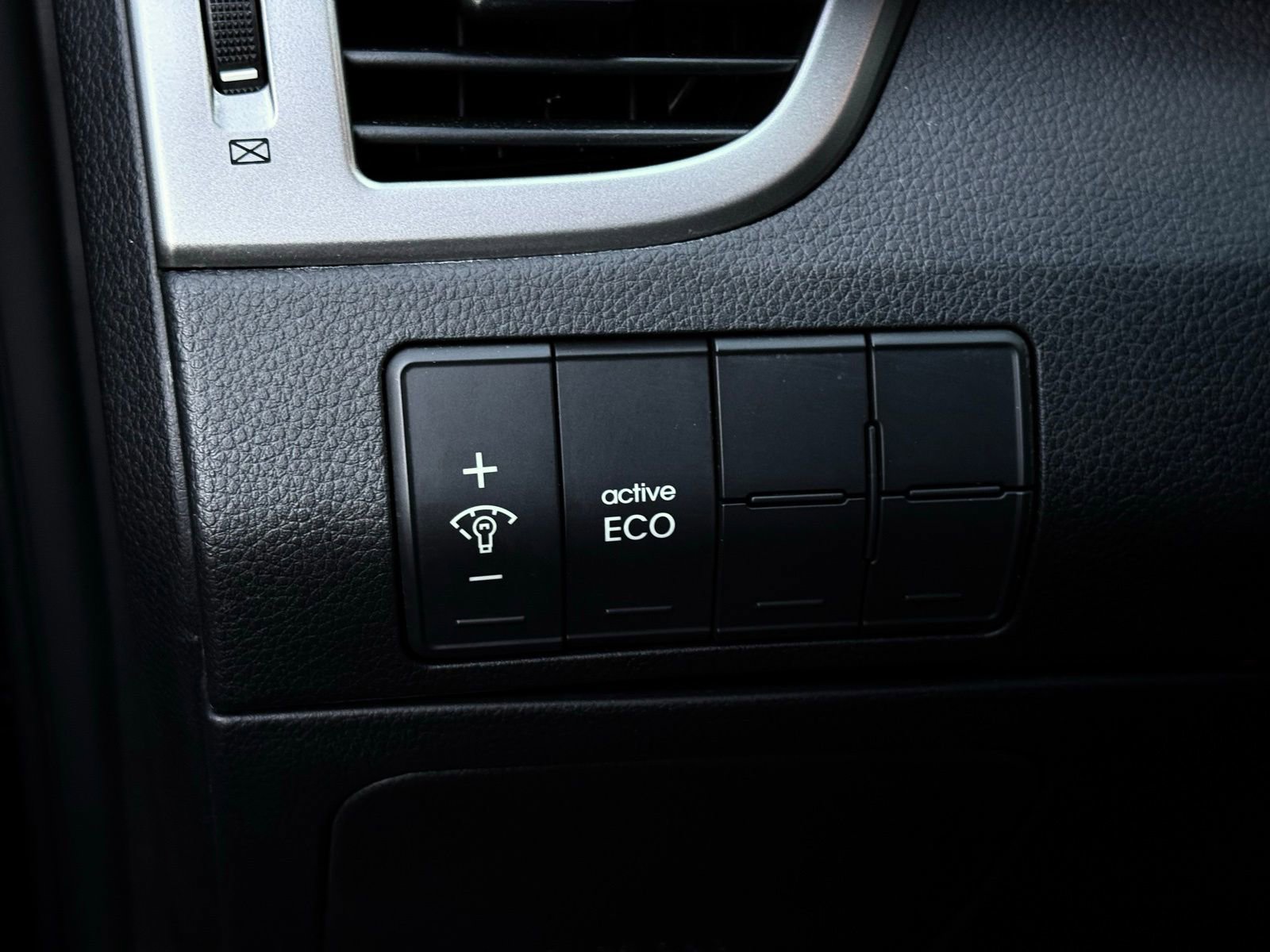 Used 2017 Hyundai Elantra GT image 28