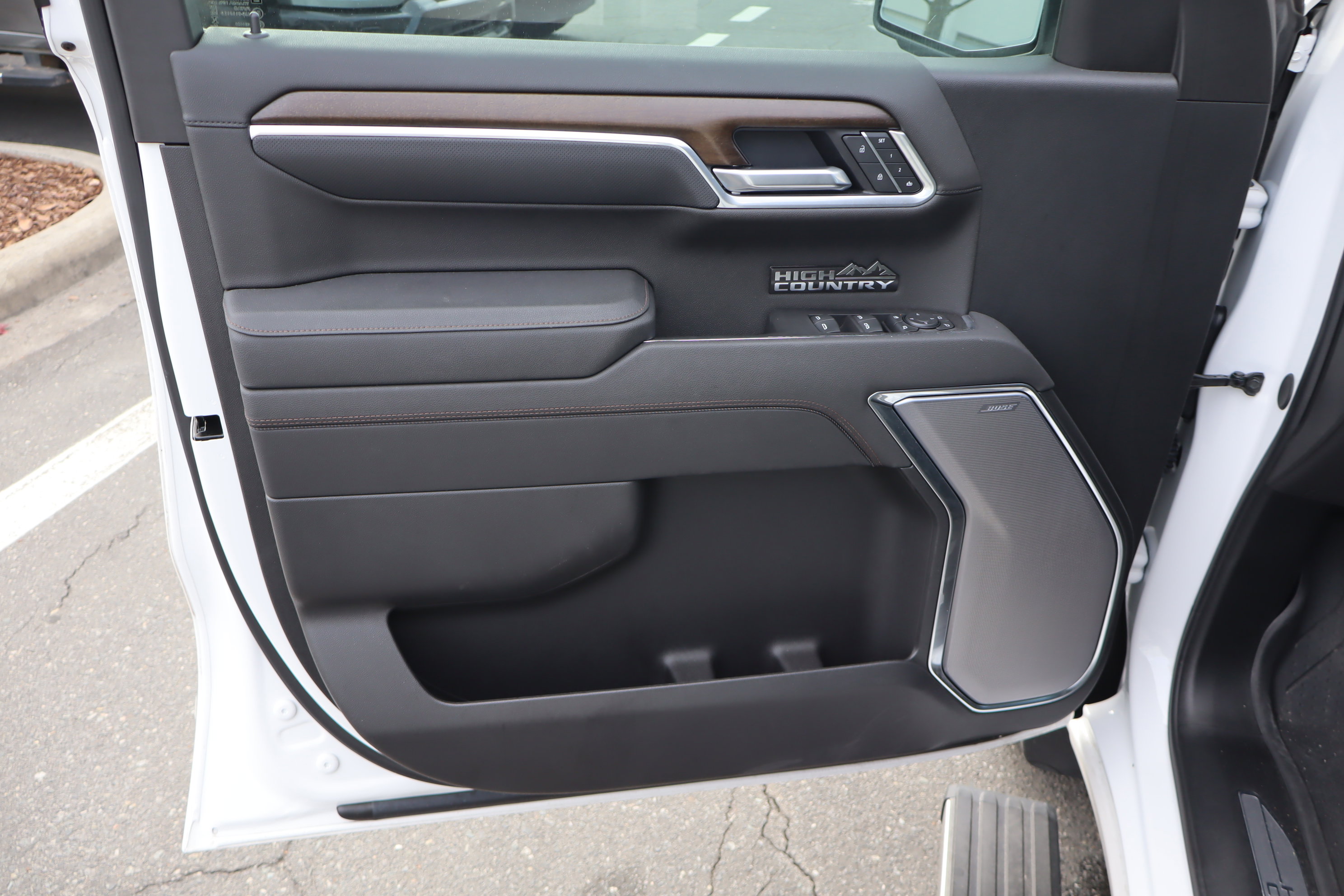 Certified 2025 Chevrolet Silverado 1500 High Country image 18