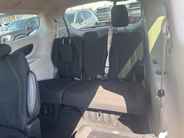 Used 2022 Chrysler Voyager LX FWD image 23