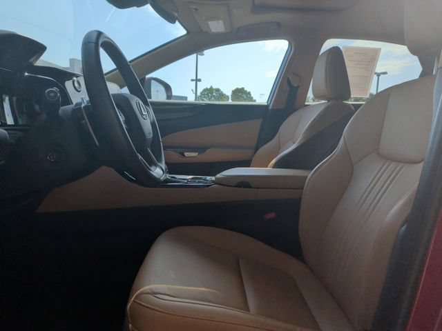 Used 2025 Lexus NX 250 FWD w/ Accessory Package (K3) image 17