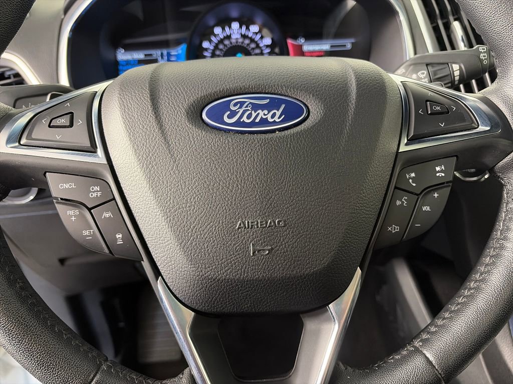 Used 2020 Ford Edge Titanium w/ Equipment Group 301A image 16