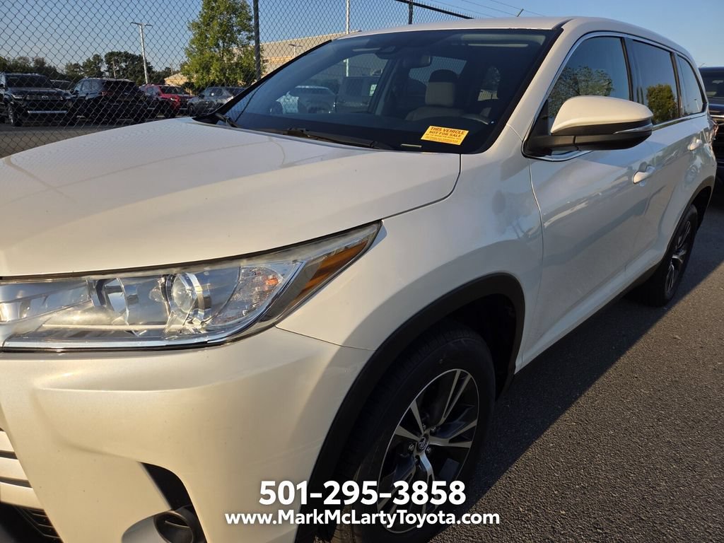 Used 2019 Toyota Highlander LE FWD image 10