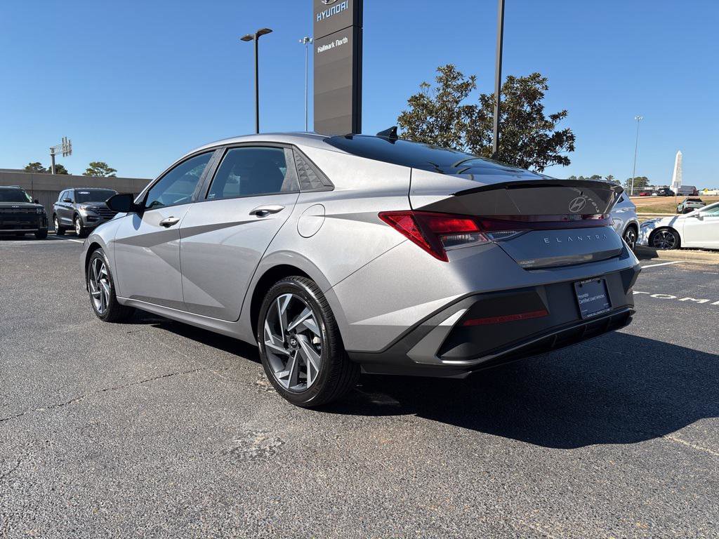 New 2025 Hyundai Elantra Sport image 8