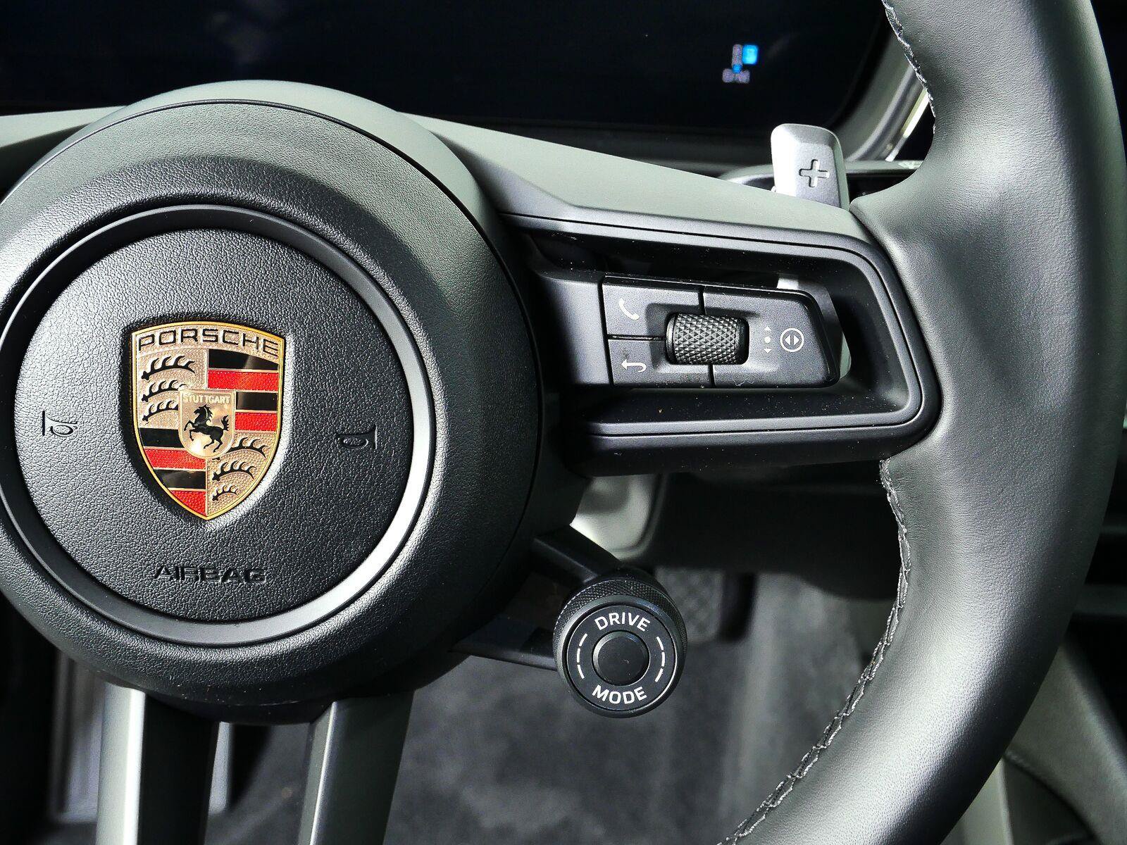 Certified 2024 Porsche Cayenne Coupe AWD/4WD image 12