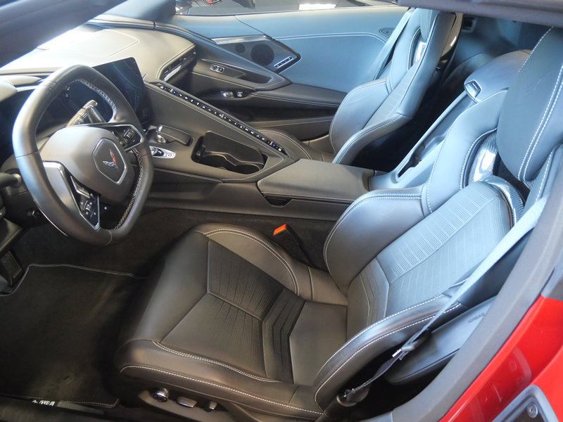 Used 2024 Chevrolet Corvette Stingray Preferred Conv w/ Z51 Performance Package RWD image 9