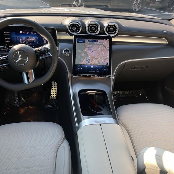 Used 2026 Mercedes-Benz GLC 300 GLC 300 image 4