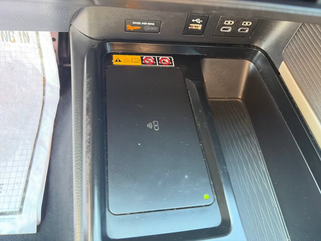 Used 2025 Toyota Camry SE FWD image 31