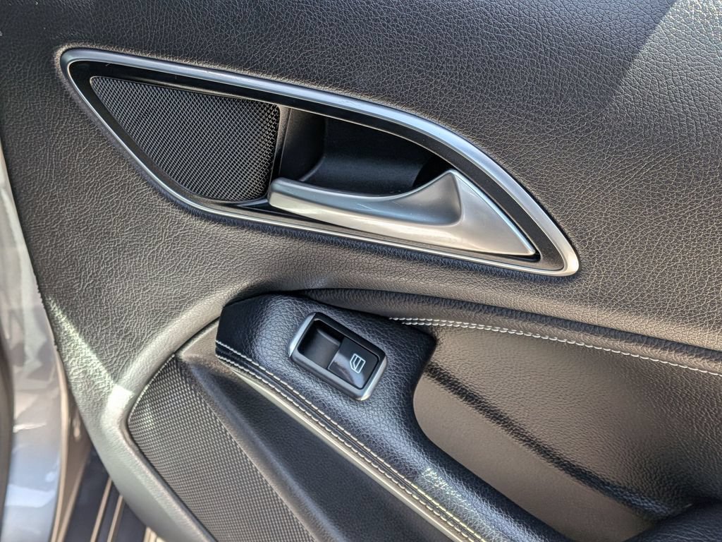 Used 2018 Mercedes-Benz CLA 250 image 20