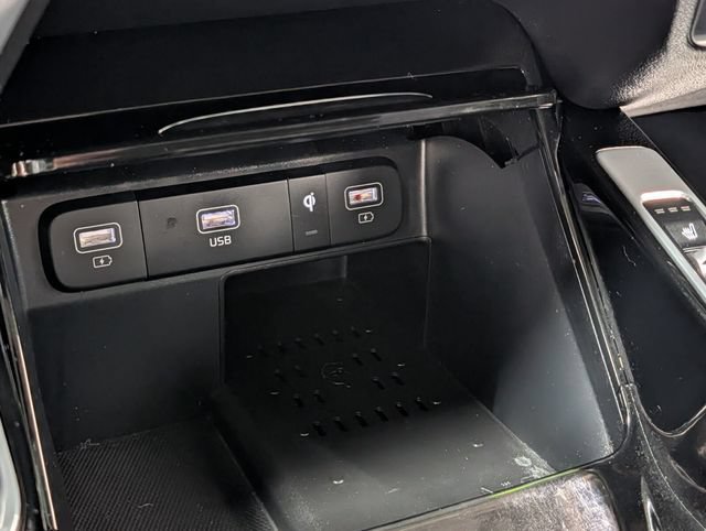 Used 2023 Kia Sorento SX AWD/4WD image 25