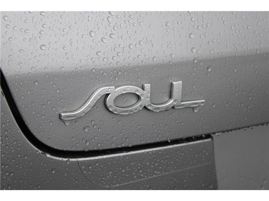 Used 2022 Kia Soul LX image 36