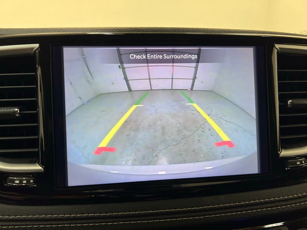 Used 2023 Chrysler Pacifica Limited image 25