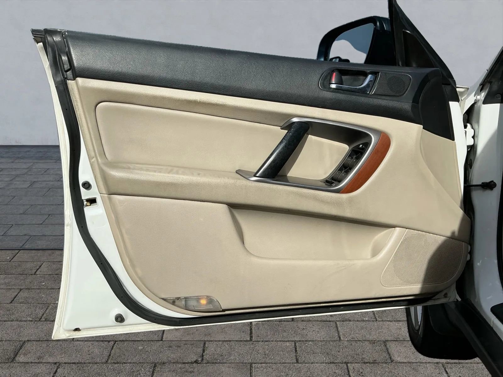 Used 2006 Subaru Outback 3.0R L.L. Bean image 8