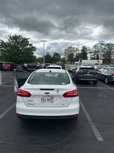 Used 2018 Ford Focus SE w/ SE Appearance Package FWD image 14