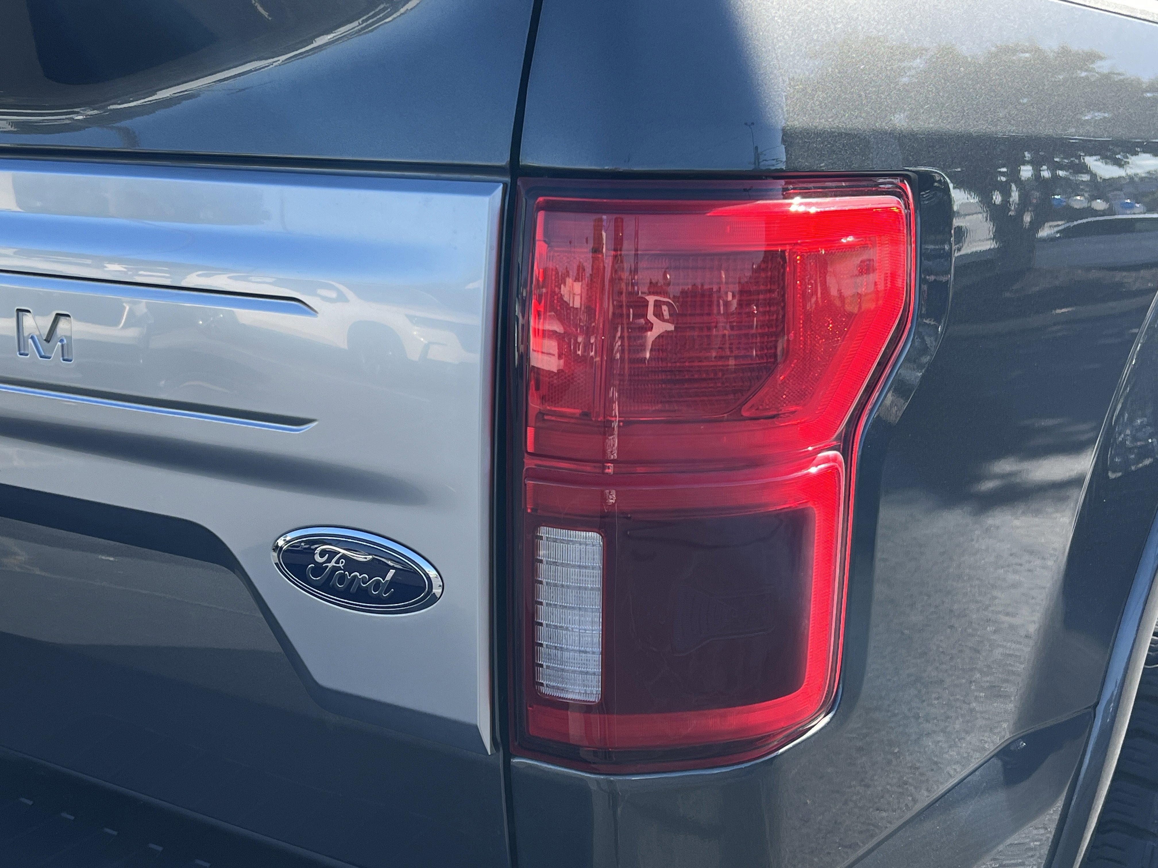 Used 2019 Ford F150 Platinum w/ Equipment Group 701A Luxury image 11