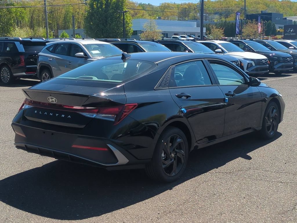 New 2026 Hyundai Elantra Sport FWD image 3
