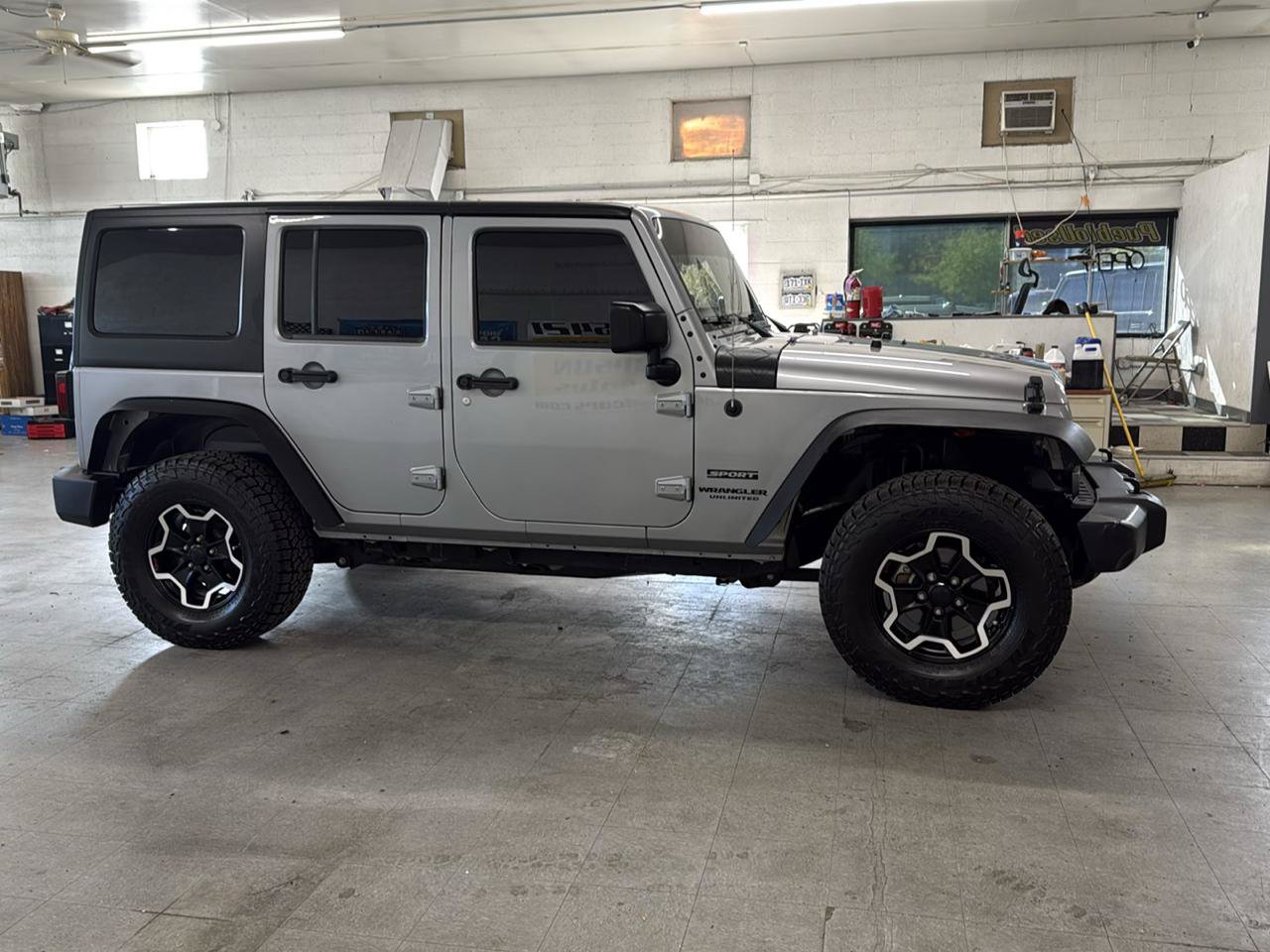 Used 2016 Jeep Wrangler Unlimited Sport w/ Quick Order Package 24S AWD/4WD image 5