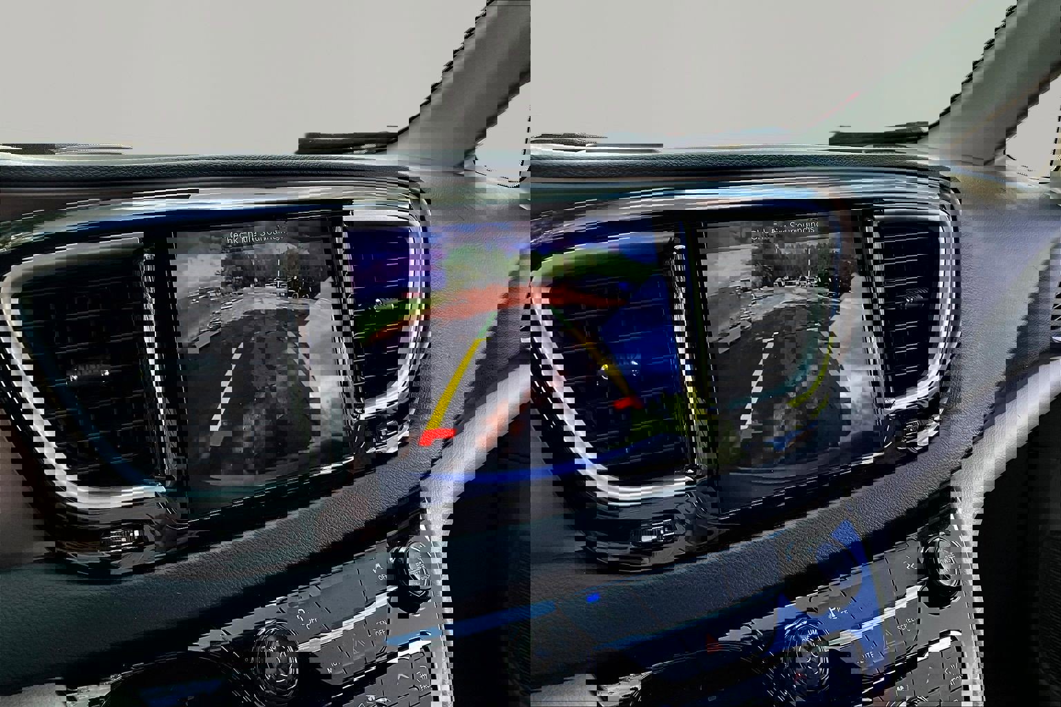 Used 2018 Chrysler Pacifica Touring-L image 13