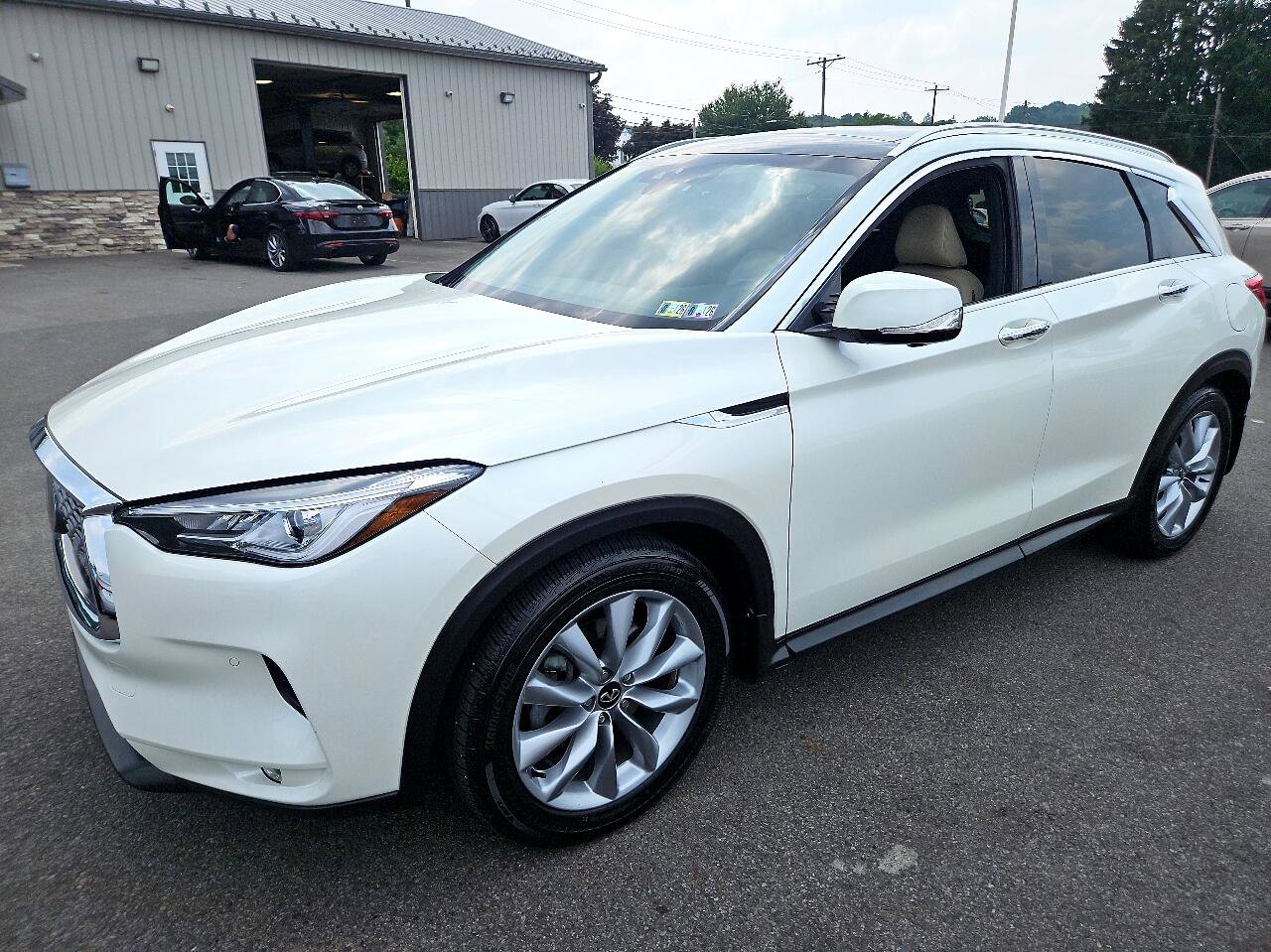 Used 2021 INFINITI QX50 Essential w/ Convenience Package image 7