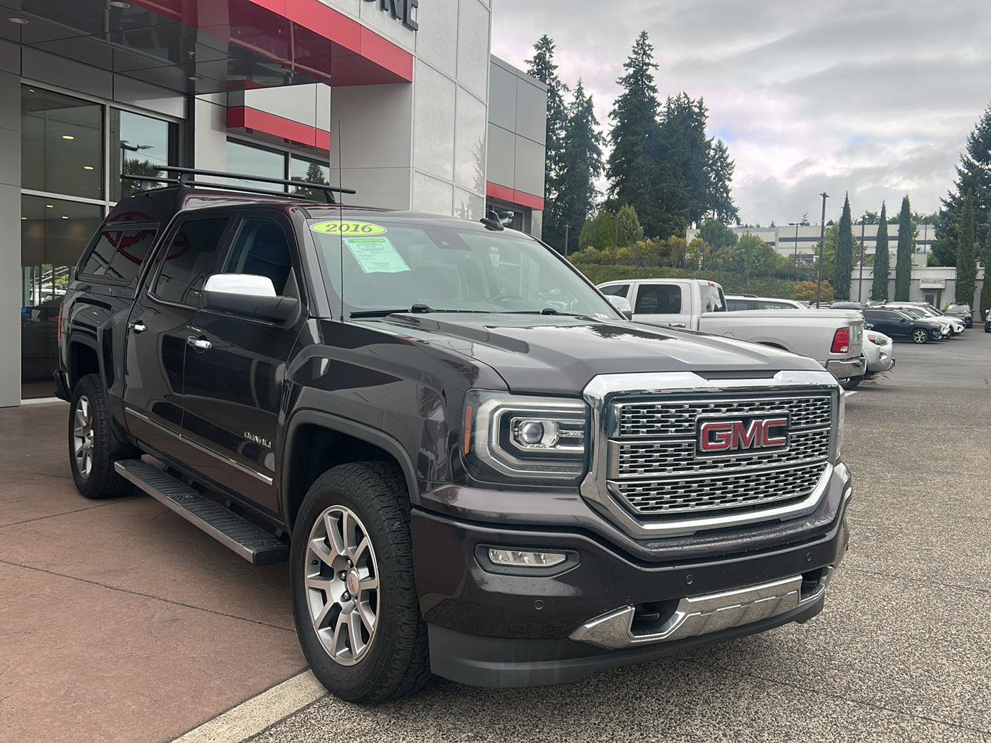 Used 2016 GMC Sierra 1500 Denali w/ Enhanced Driver Alert Package AWD/4WD image 6