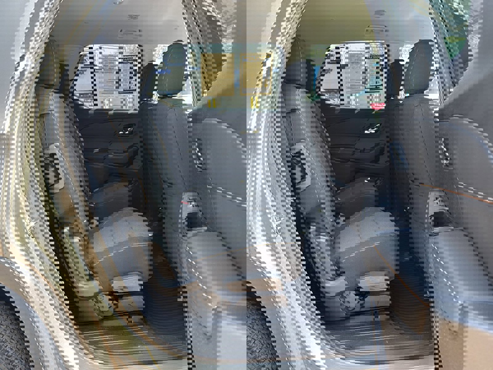 Used 2019 Chevrolet Traverse LT FWD image 20