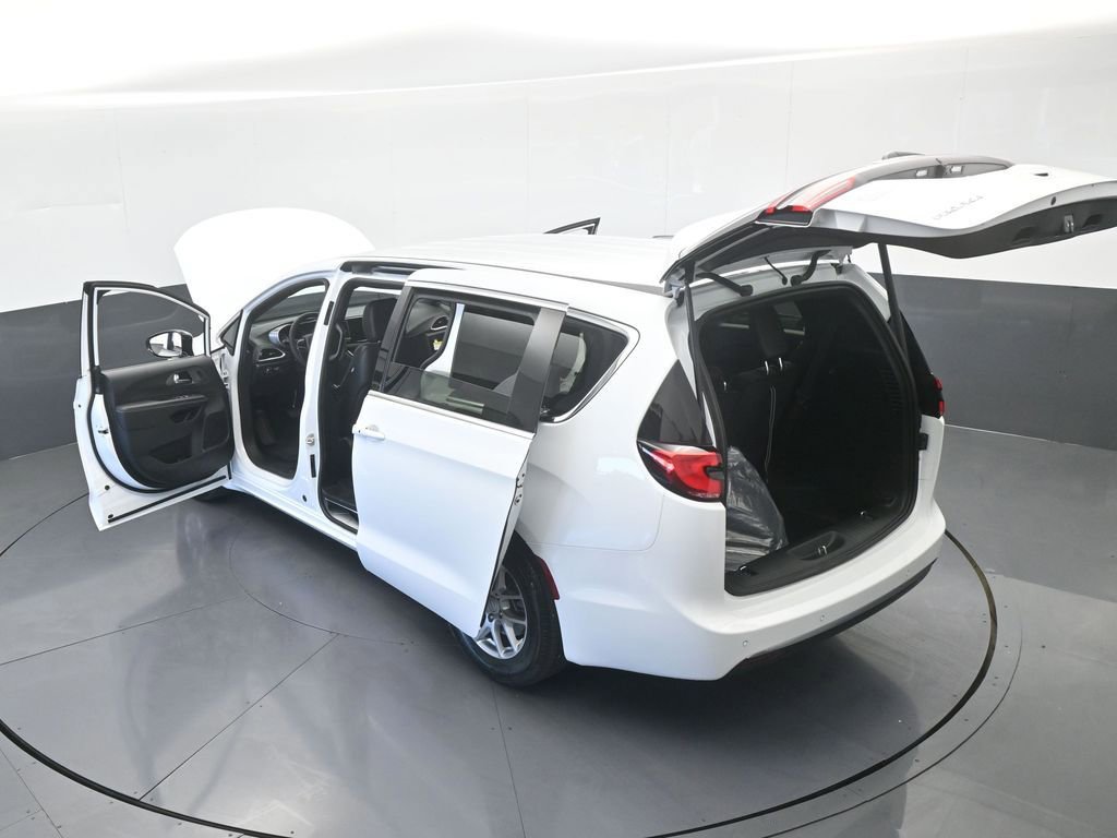 New 2026 Chrysler Pacifica Select FWD image 64
