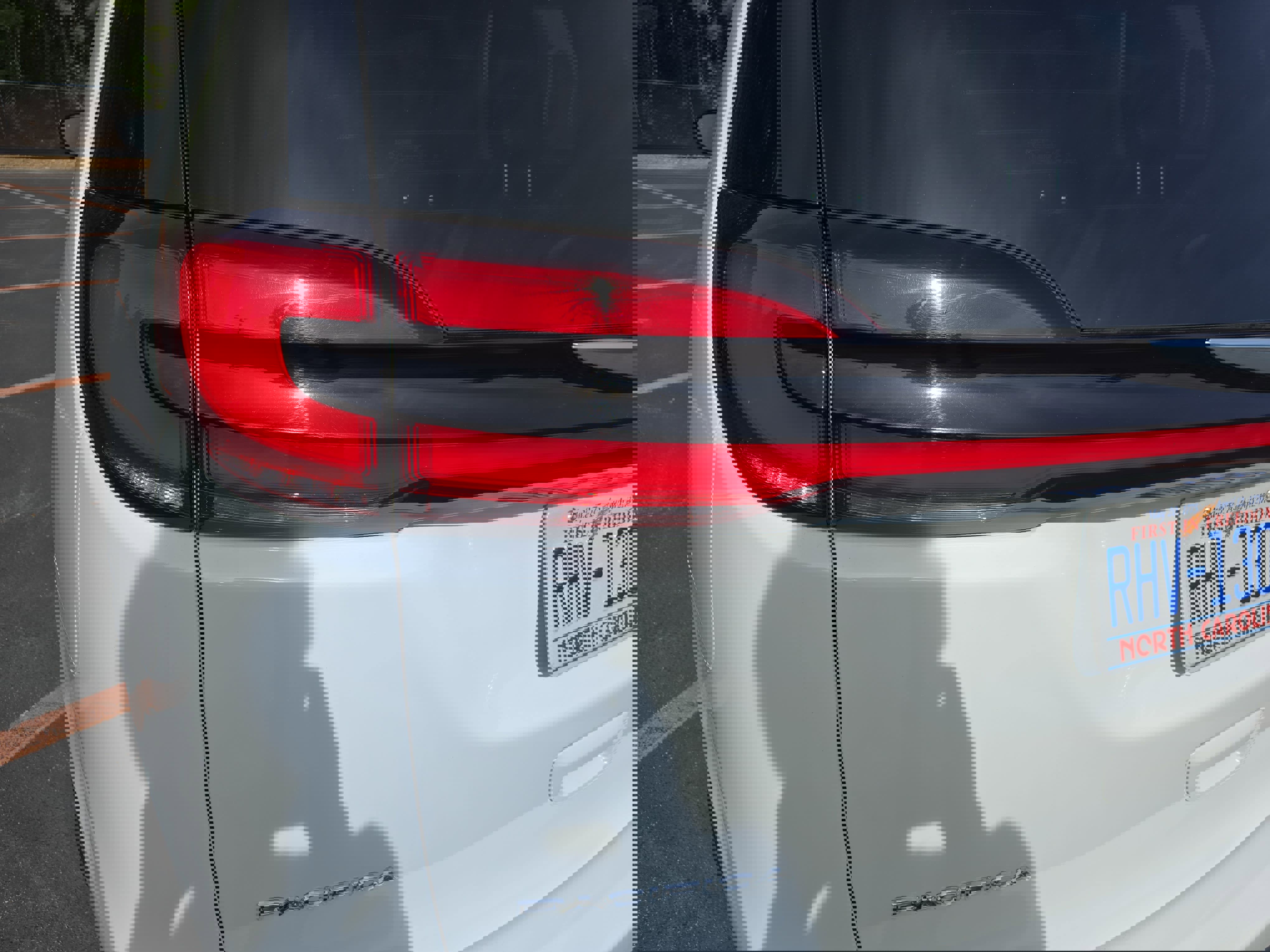 Used 2024 Chrysler Pacifica Touring-L image 32