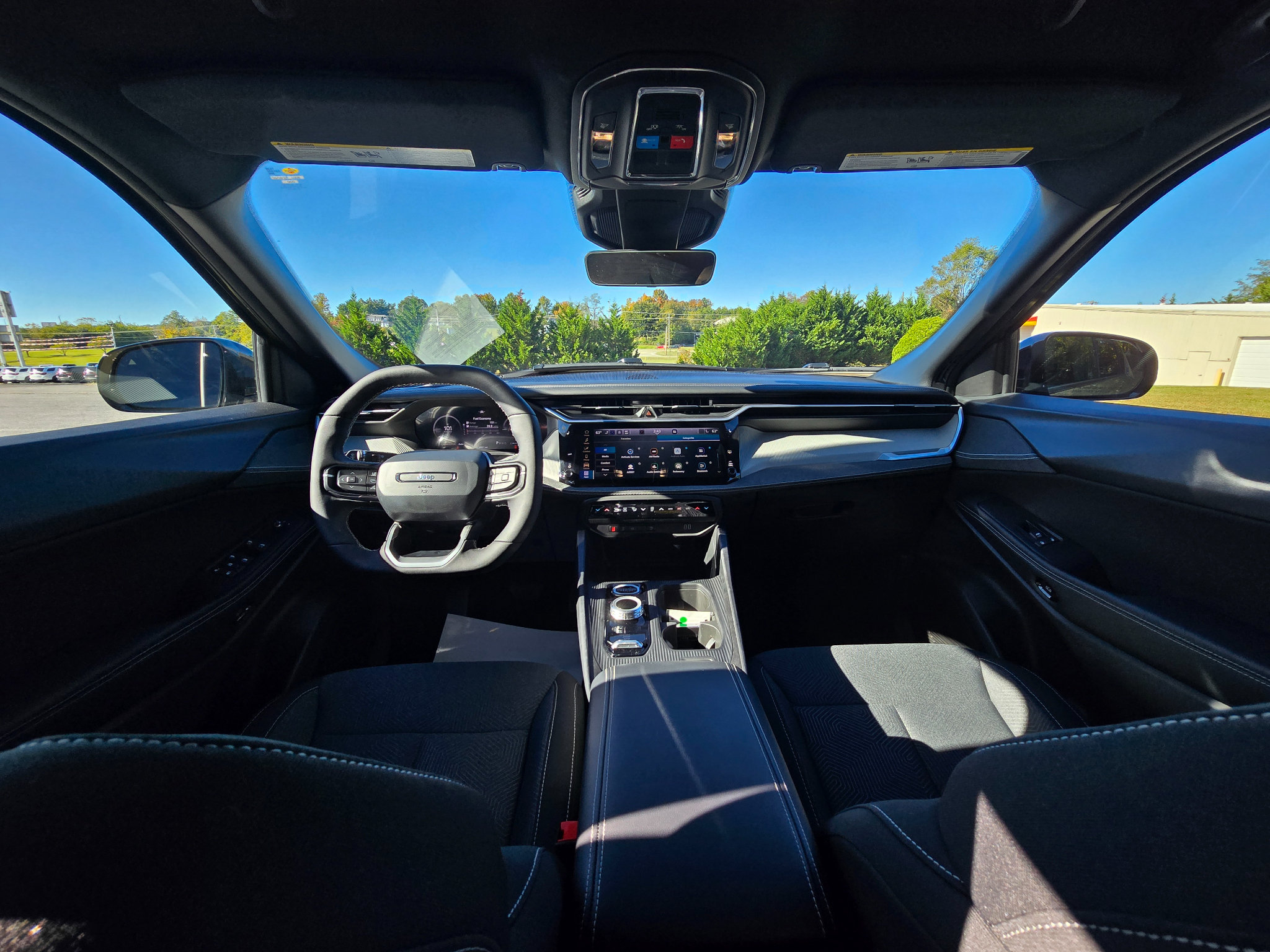 Used 2026 Jeep Cherokee Laredo AWD/4WD image 17