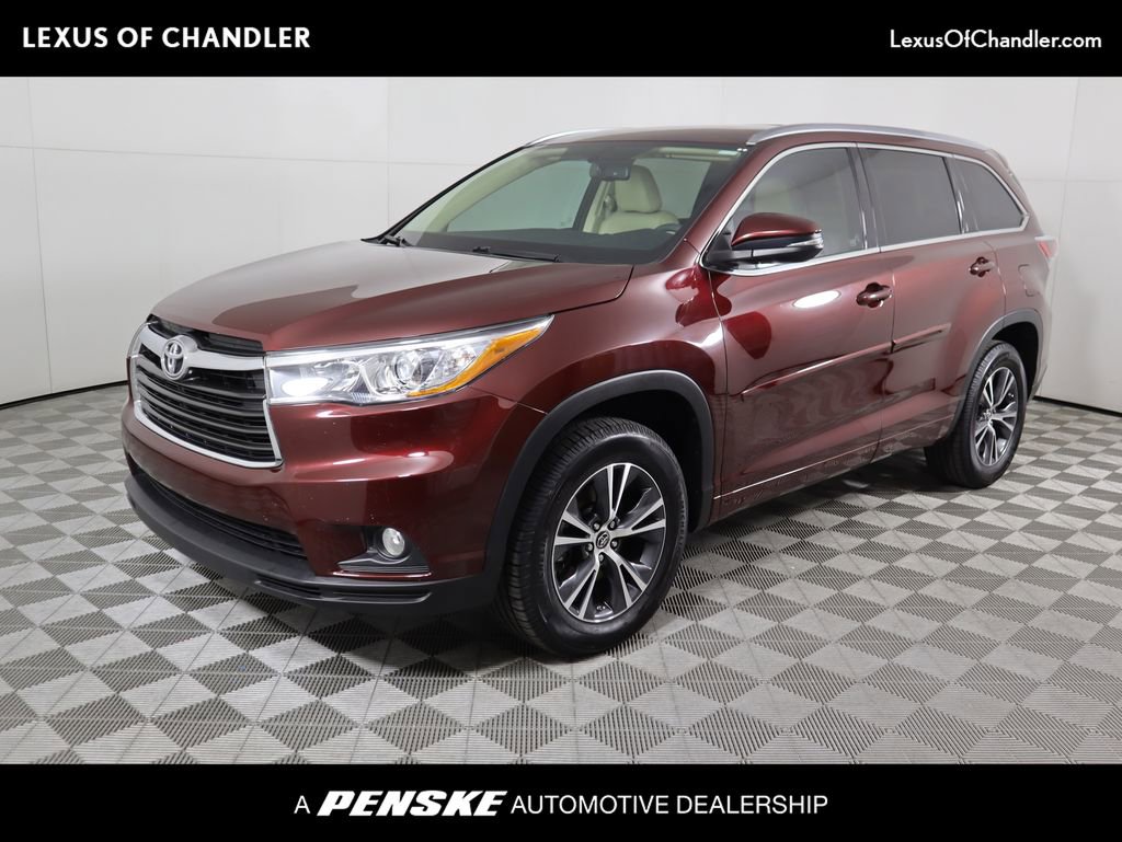 Used 2016 Toyota Highlander XLE image 1