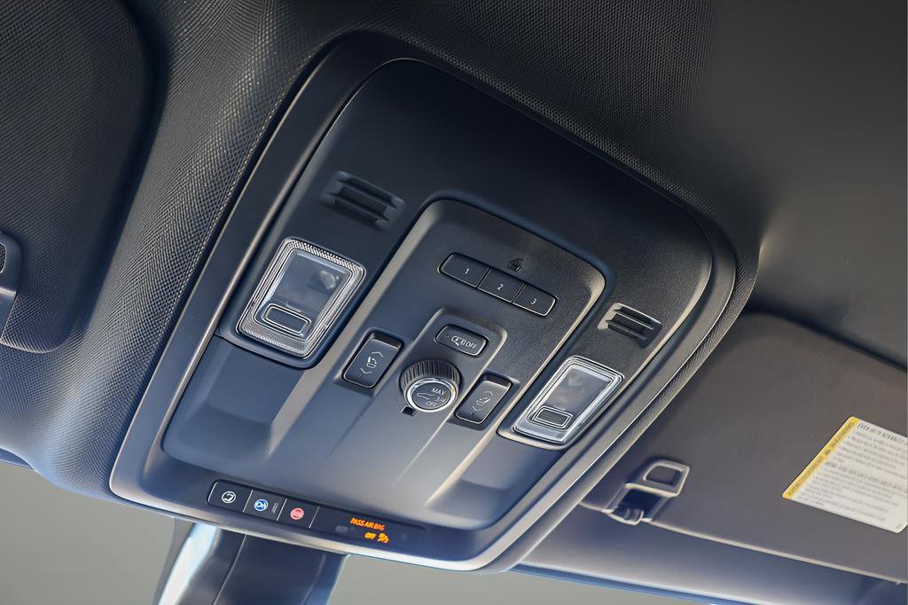 Used 2022 Chevrolet Tahoe Z71 w/ Luxury Package image 21